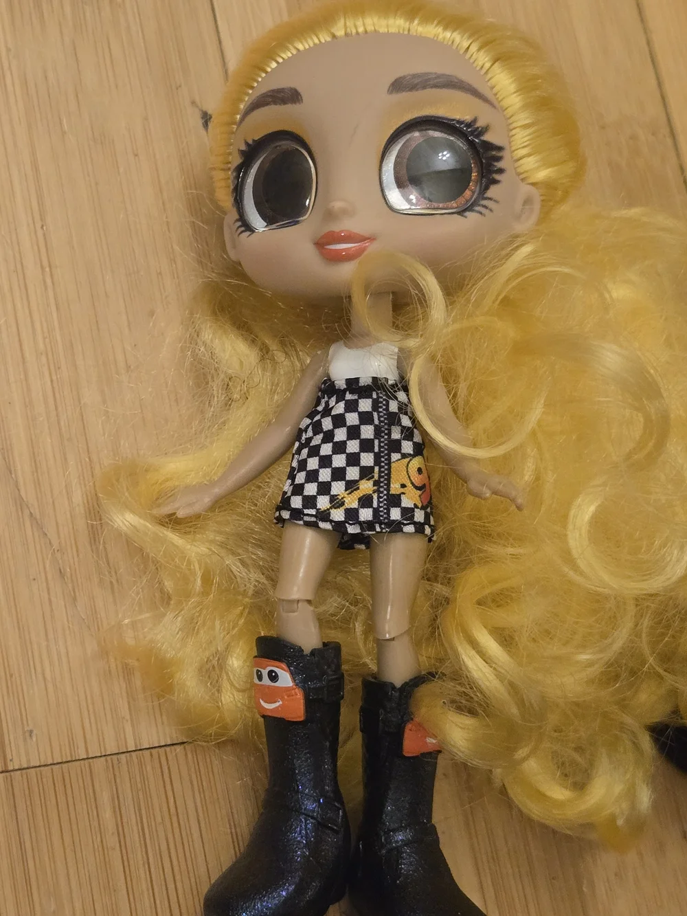 Yellow-Haired Fashion Doll with Curly Hair and Trendy Outfit